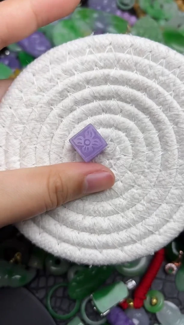 颈饰未镶嵌翡翠缅甸翡翠吊坠