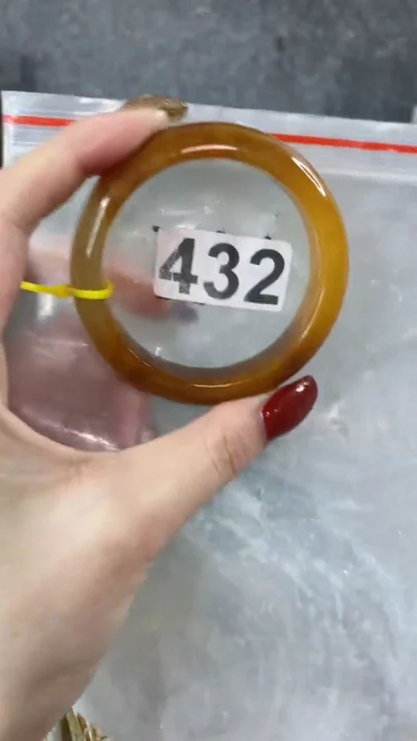 【闪购商品】石英质玉手镯未镶嵌56+432