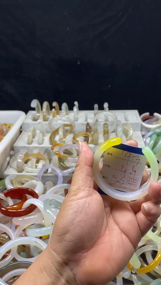 手镯玛瑙/玉髓未镶嵌193