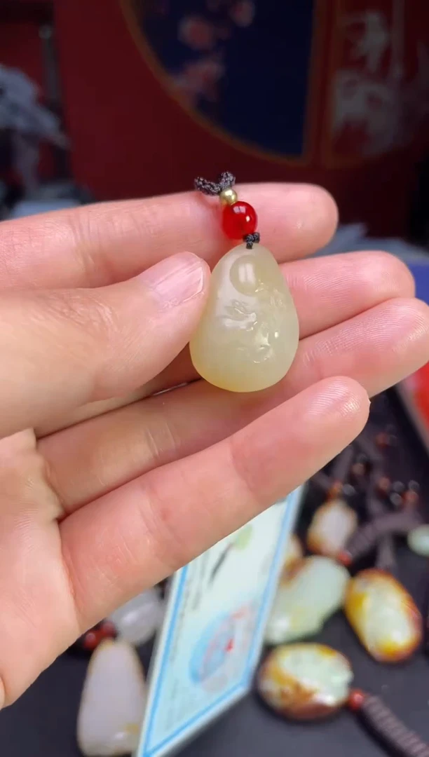 颈饰未镶嵌和田玉1