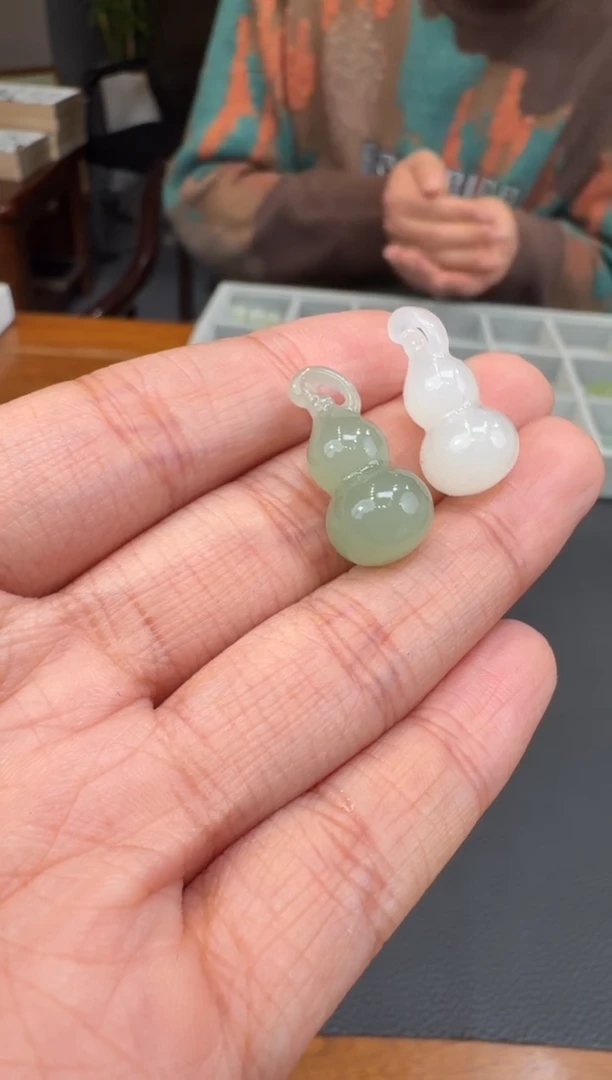 【闪购商品】和田玉7未镶嵌2.9洪飞多样性拍一发一