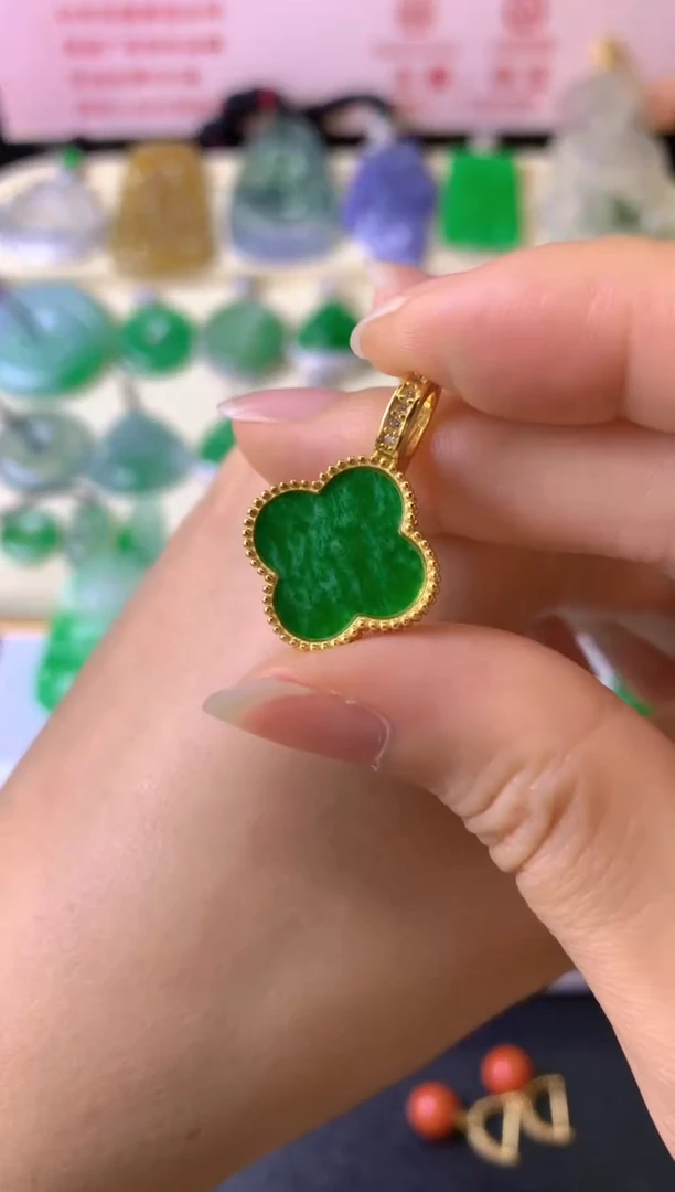 吊坠(不含链)未镶嵌翡翠天****雯吊坠