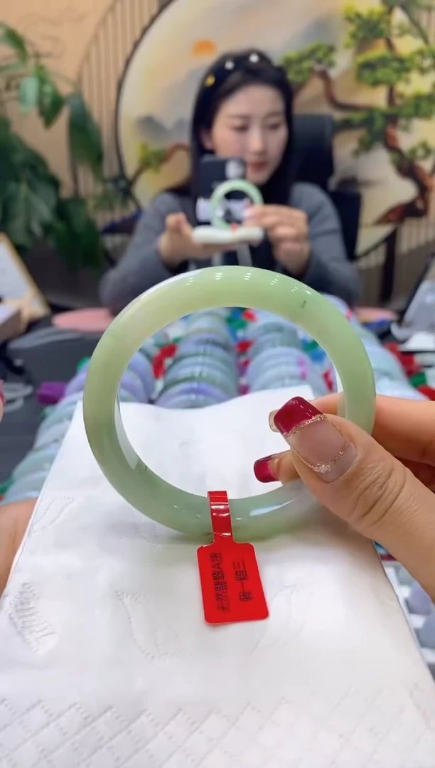 【闪购商品】翡翠手镯未镶嵌99919174