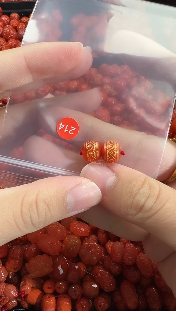 颈饰未镶嵌南红玛瑙1