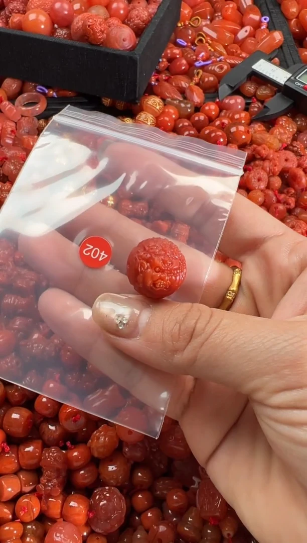 【闪购商品】南红玛瑙颈饰未镶嵌1