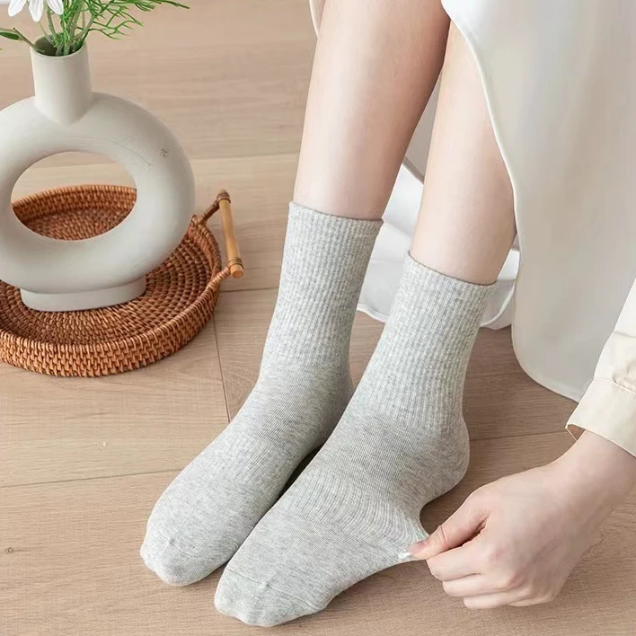 纯色中筒袜子男女薄款透气防臭吸汗运动