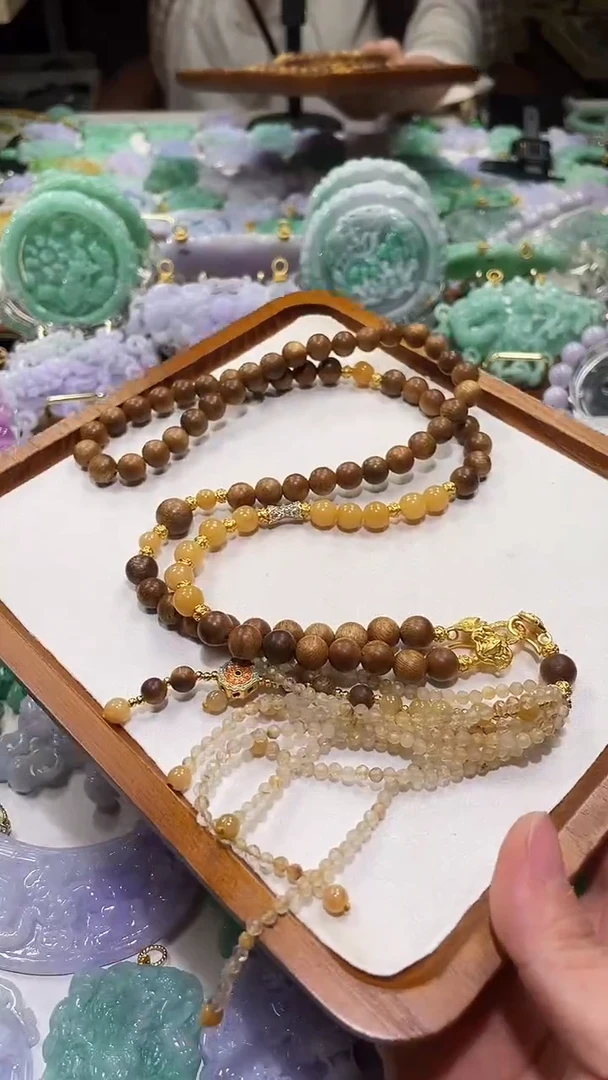 翡翠未镶嵌颈饰吊坠