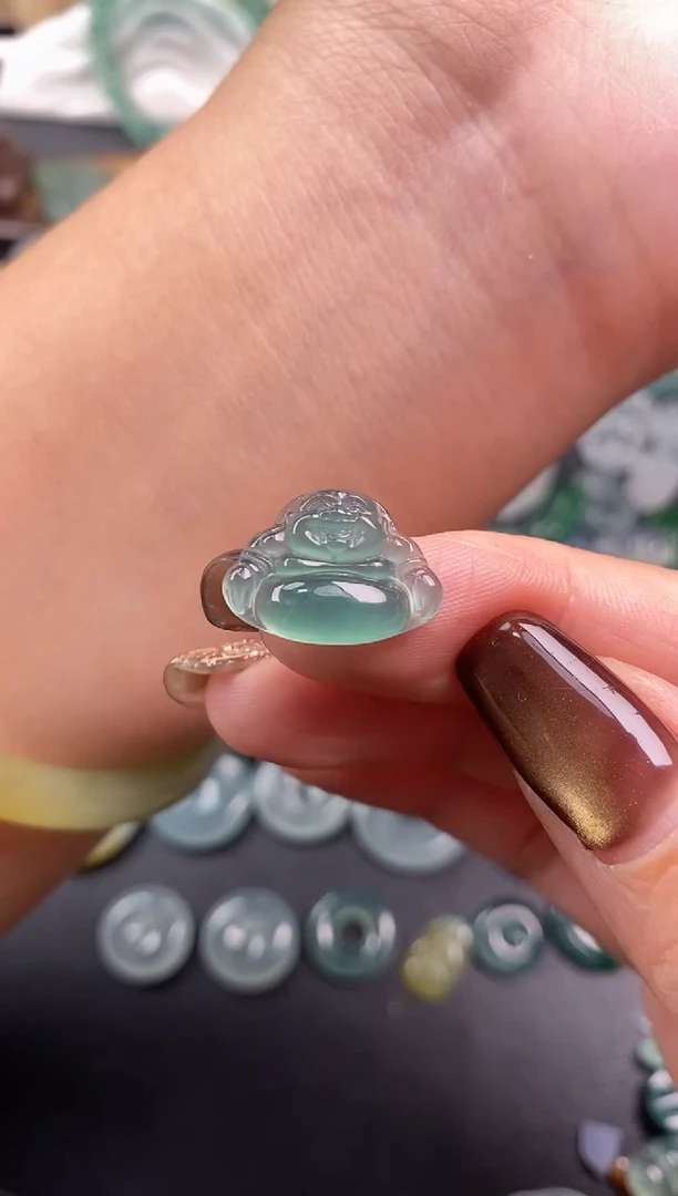 颈饰未镶嵌翡翠佛公