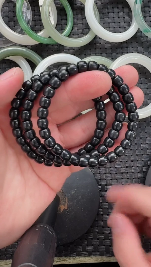 颈饰未镶嵌和田玉7*6墨玉（多样性发货拍一发一）