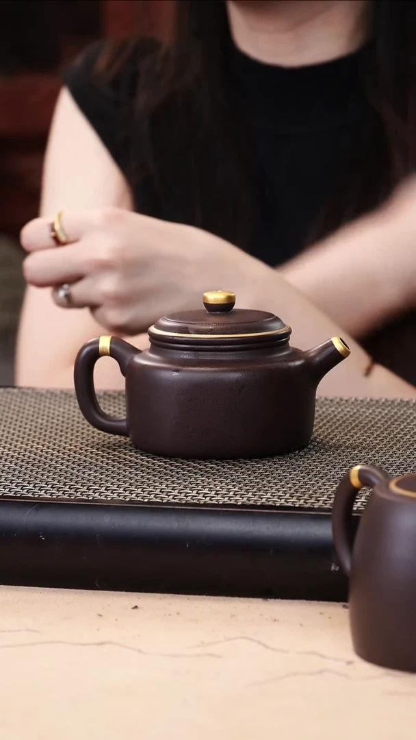 茶壶紫砂四号井茄皮紫泥描金德钟200cc