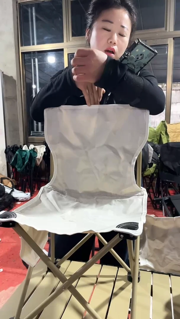 铁中号   折叠靠背   颜色随机