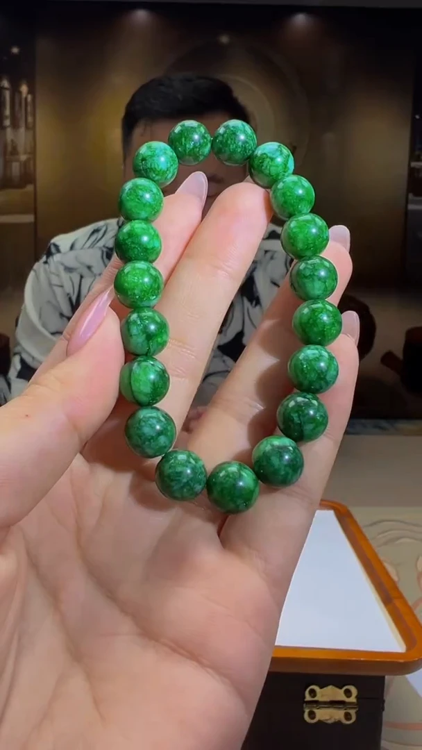 翡翠未镶嵌颈饰Y2025-4-21-23