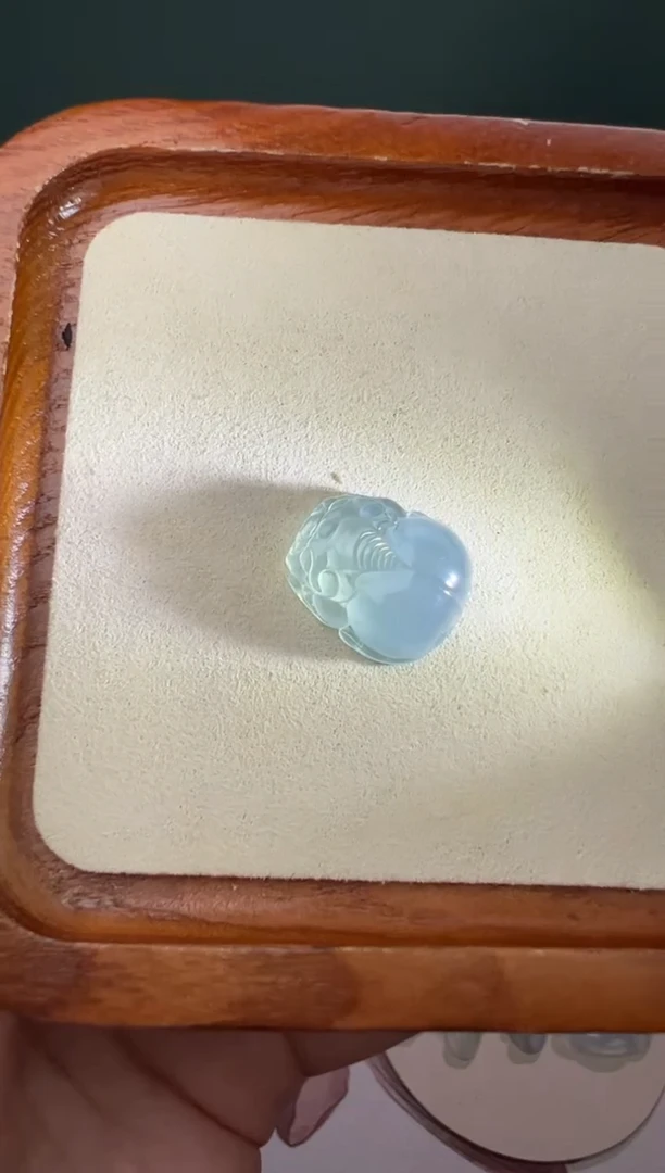 定制翡翠未镶嵌冰蓝貔貅