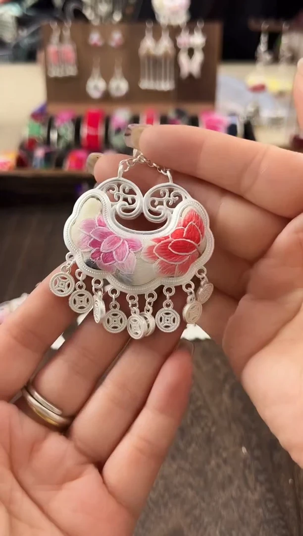 【闪购商品】织绣民族风老绣饰品540