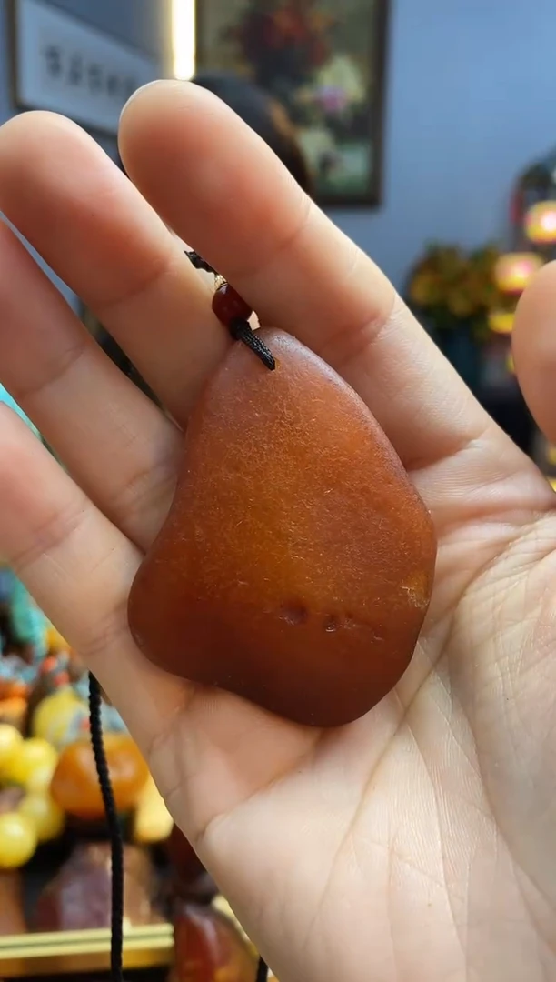 未镶嵌颈饰琥珀吊坠