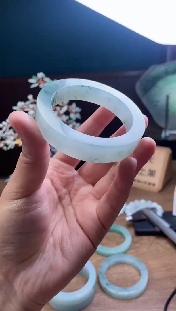 【闪购商品】定制翡翠手镯未镶嵌定制