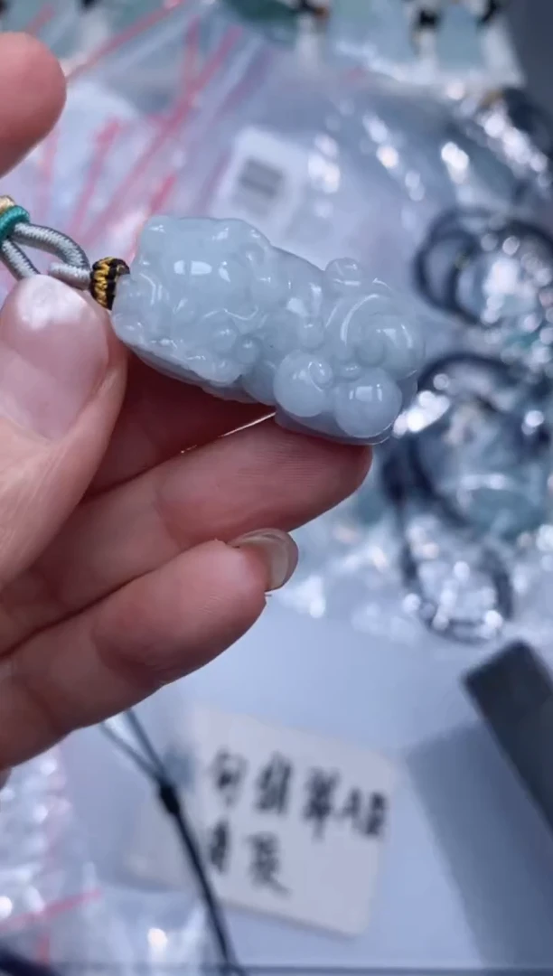 颈饰未镶嵌翡翠吊坠