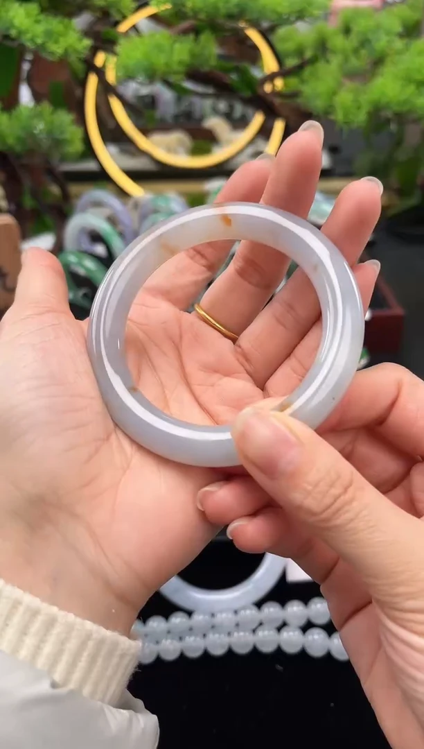 未镶嵌手镯翡翠手镯