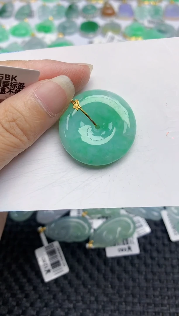 翡翠18K金镶嵌颈饰天然翡翠A货