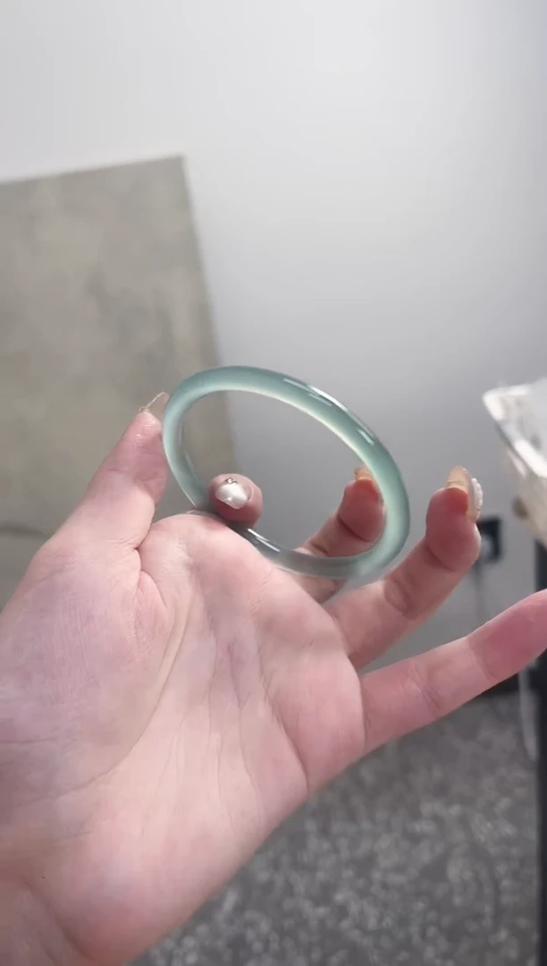 【闪购商品】玛瑙/玉髓手镯未镶嵌59-60圈