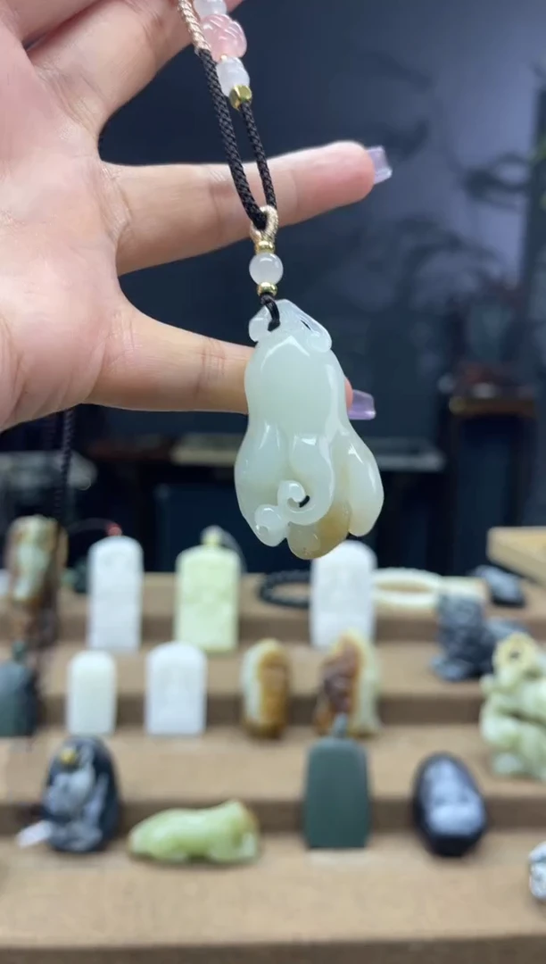 颈饰未镶嵌和田玉1