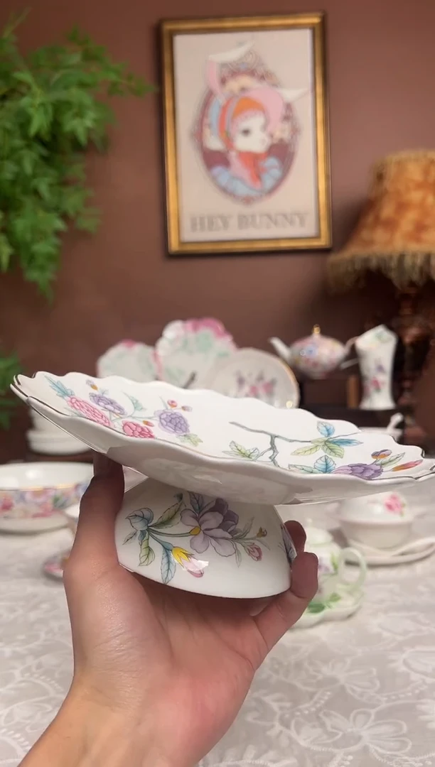 36%以上骨粉骨瓷蝶恋花8.25英寸高脚果盘1个