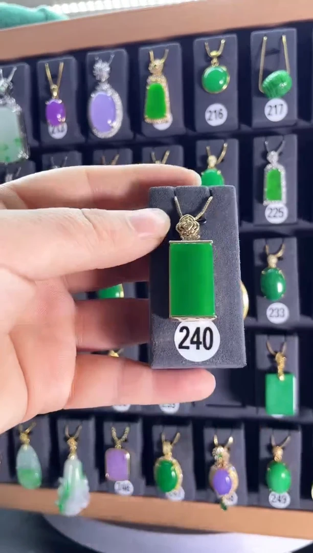 【闪购商品】翡翠耳饰银S925镶嵌240...