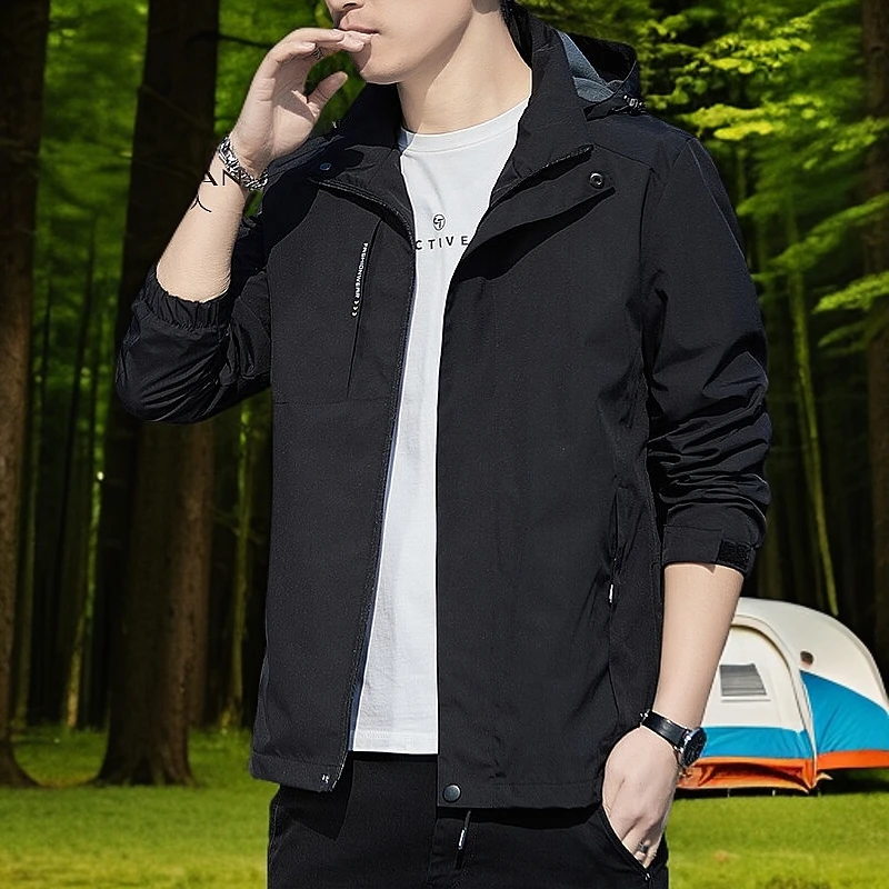 春秋季休闲防风冲锋衣中青年男士秋装薄款外套潮大码户外运动百搭