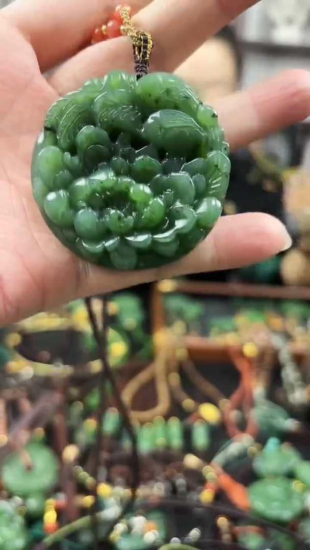 颈饰未镶嵌和田玉花开富贵