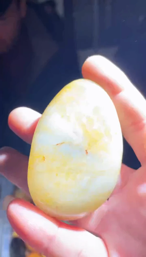 未镶嵌和田玉（糖玉）挂件和田玉