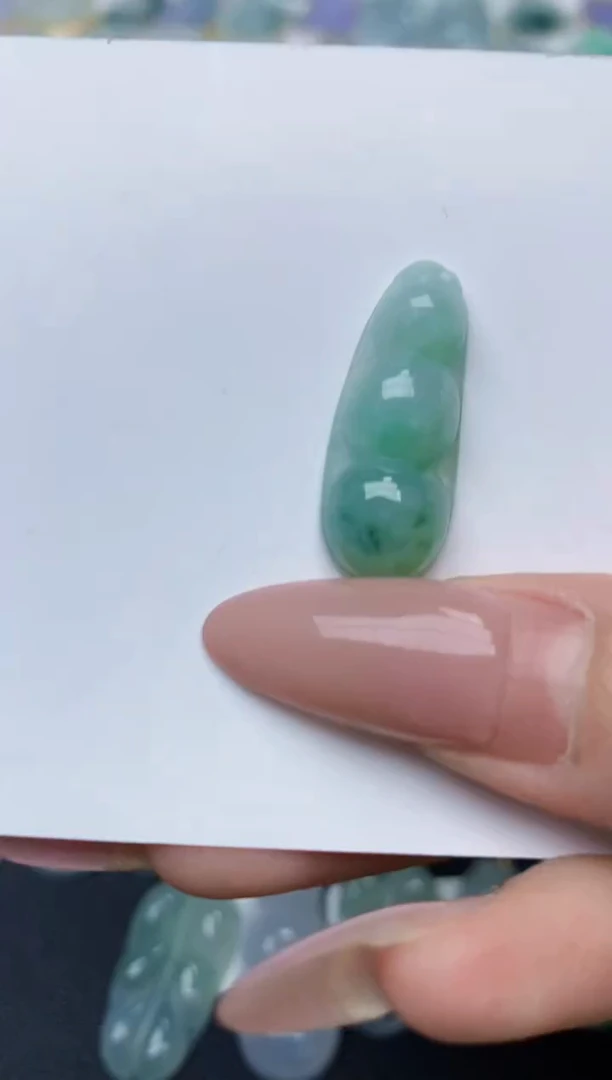 翡翠未镶嵌颈饰天然翡翠A货