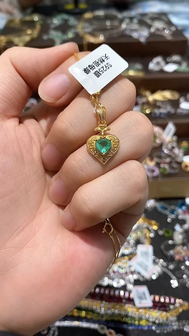 【闪购商品】祖母绿颈饰银S925镶嵌吊坠