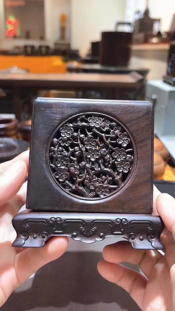 木精品木雕盒精工细作其一