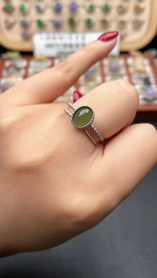 银S925镶嵌戒指翡翠一物一证一礼盒