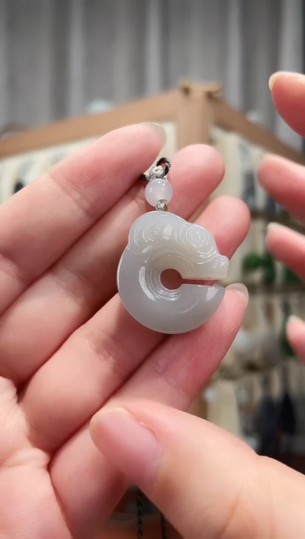 颈饰未镶嵌和田玉青海料玉猪龙24.6*22*6.8毫米