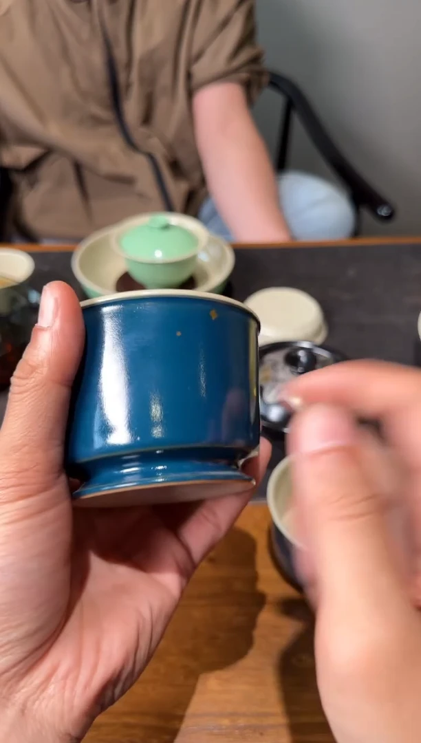 〰*南山云泊 碧城 内绘荷花纹洒金大容天杯