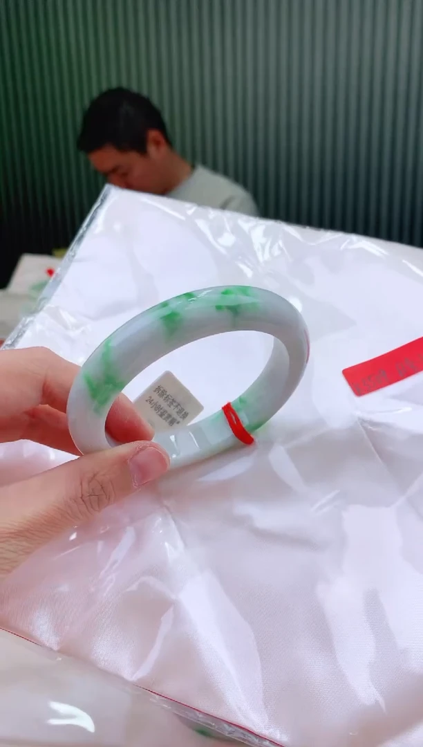 未镶嵌手镯翡翠61