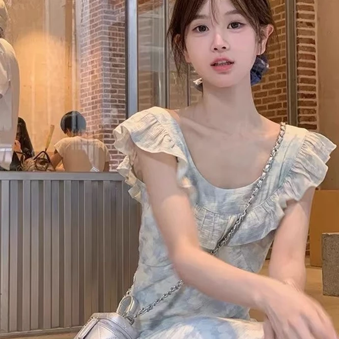 蓝色法式碎花小飞袖方领连衣裙子女夏季2025新款修身显瘦气质长裙