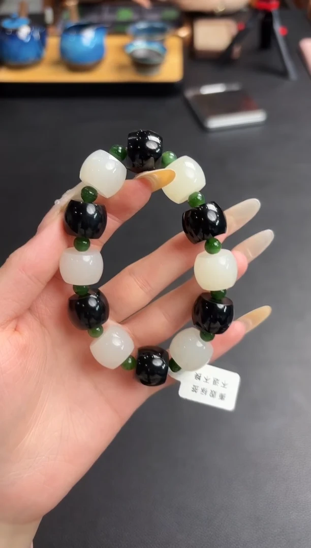 手串未镶嵌和田玉董小姐推荐 多样性发货 拍一发一bkmy16