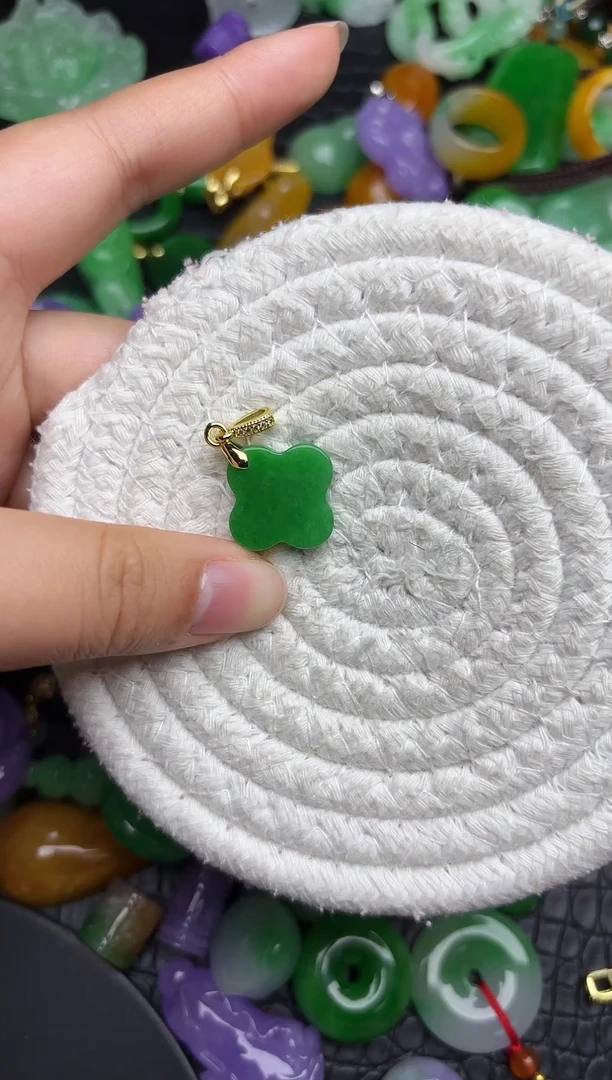 颈饰未镶嵌翡翠缅甸翡翠吊坠