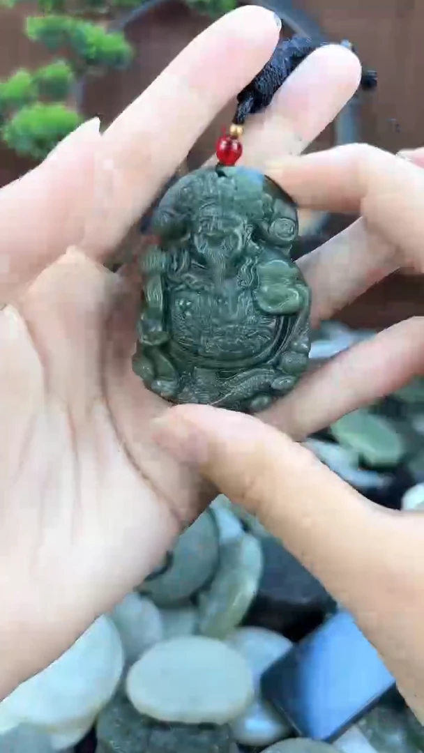 和田玉未镶嵌颈饰1