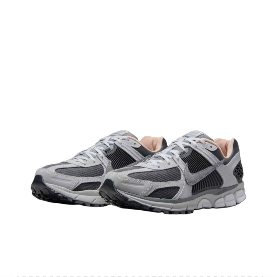 NIKE/耐克AirZooVomero5 柔软舒适防滑耐磨休闲鞋HV5982001