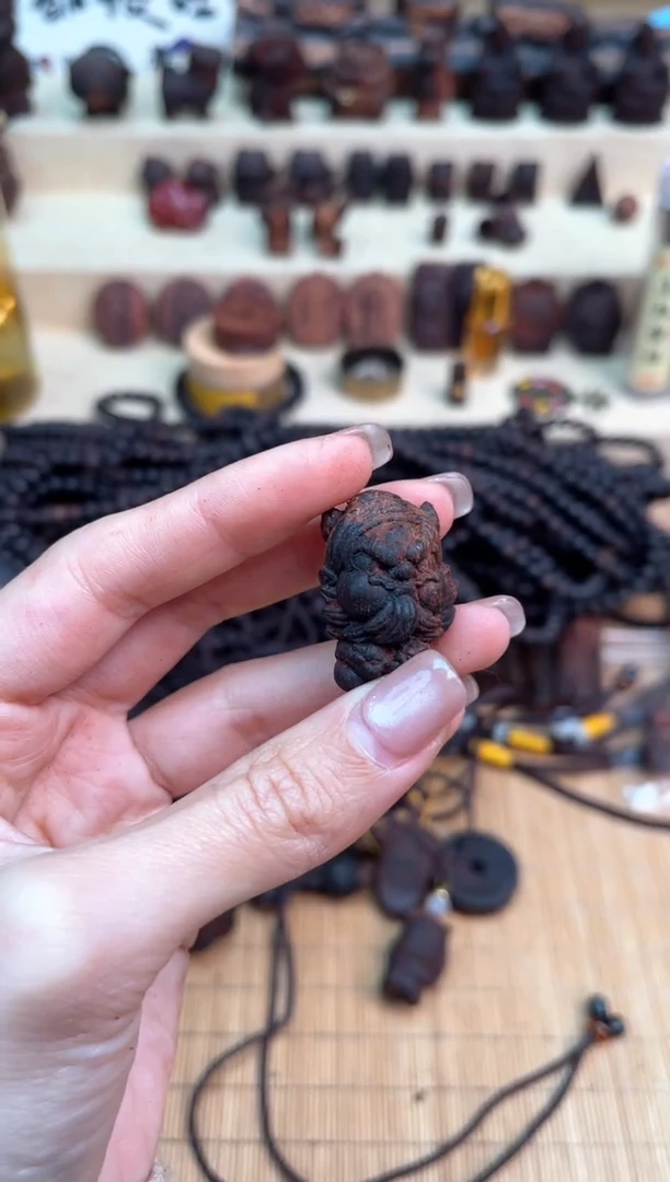 【闪购商品】降真香其他19颗圆珠做坦克链