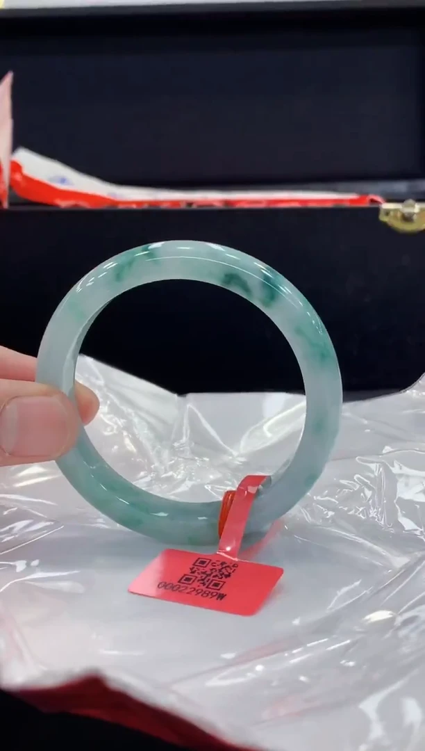 未镶嵌手镯翡翠翡翠手镯