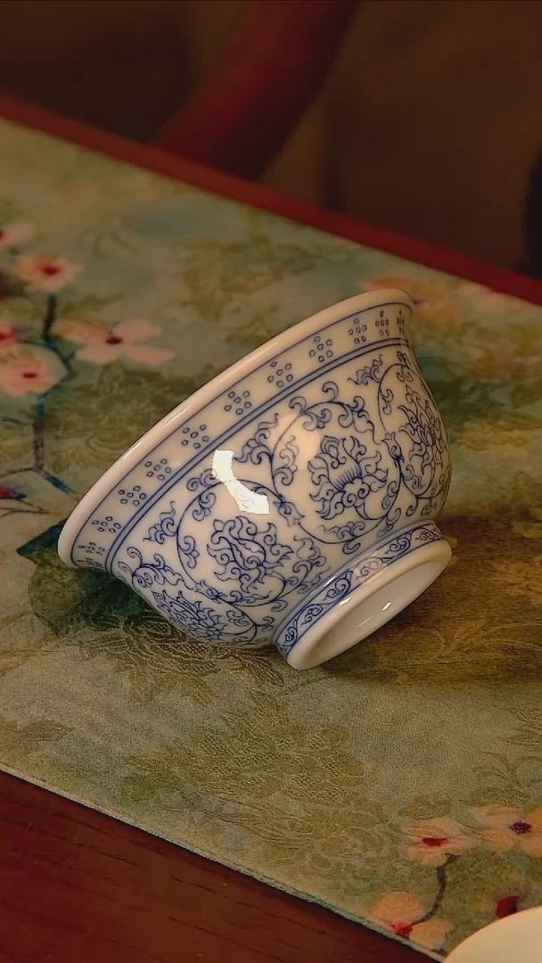 杯手工手绘杯杯很美丽