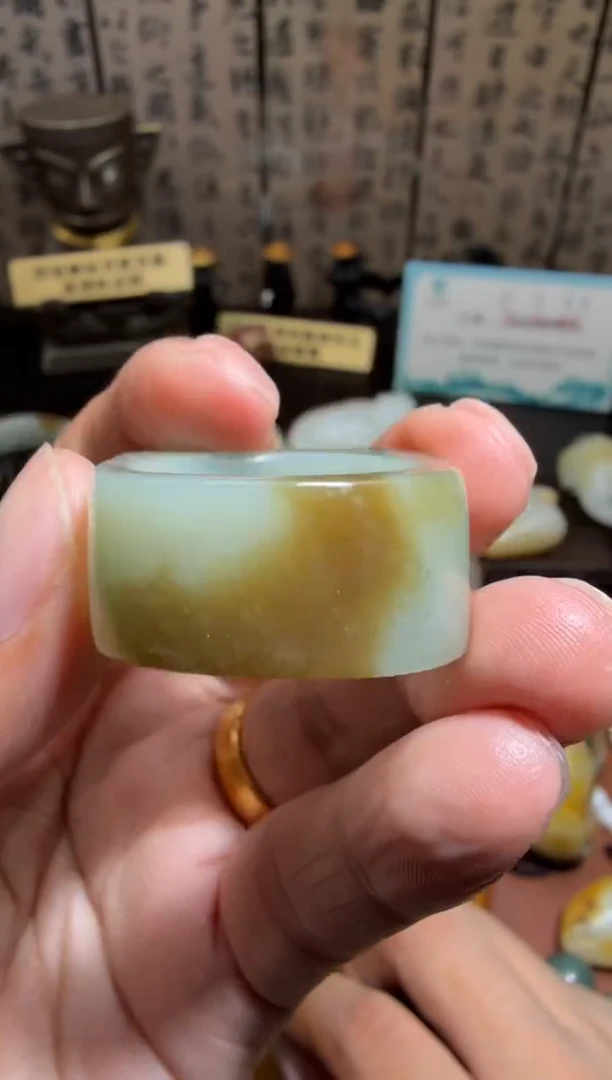 未镶嵌和田玉挂件和田玉