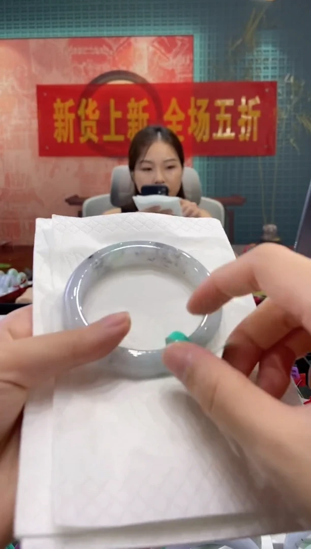 翡翠手镯未镶嵌多人25619
