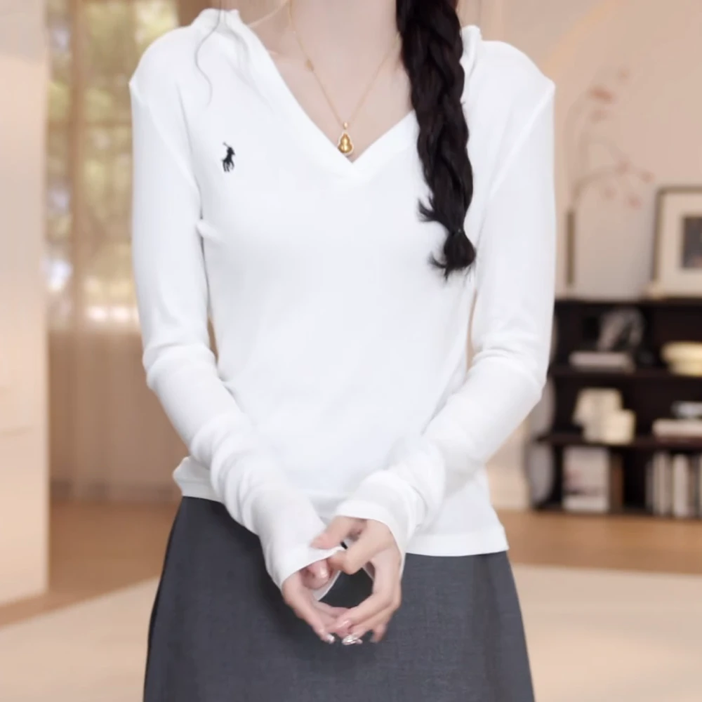 春季上新独特小众小马标连帽V领长袖修身显瘦百搭T恤上衣女