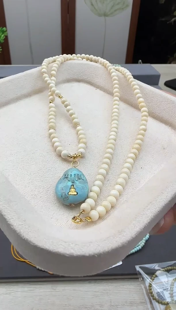 18K金镶嵌绿松石锁骨链酷.C45