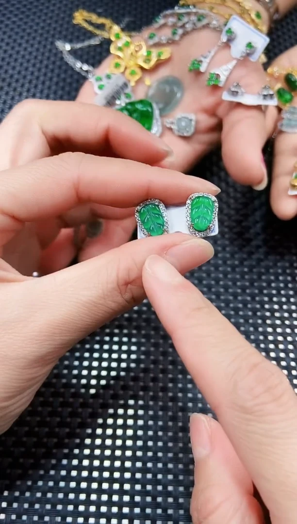 【闪购商品】翡翠耳饰未镶嵌111111111